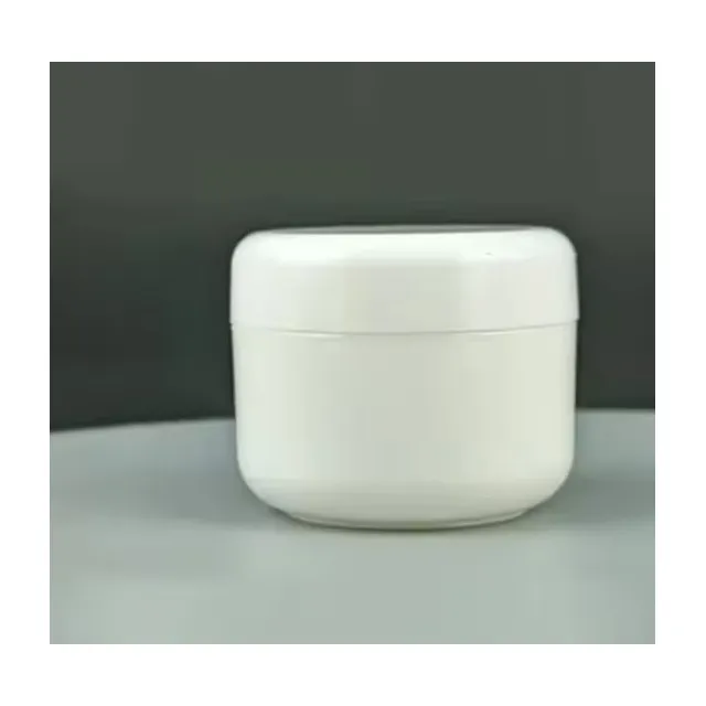 Bela plastična kozmetična posodica s kupolastim pokrovom - 50 ml